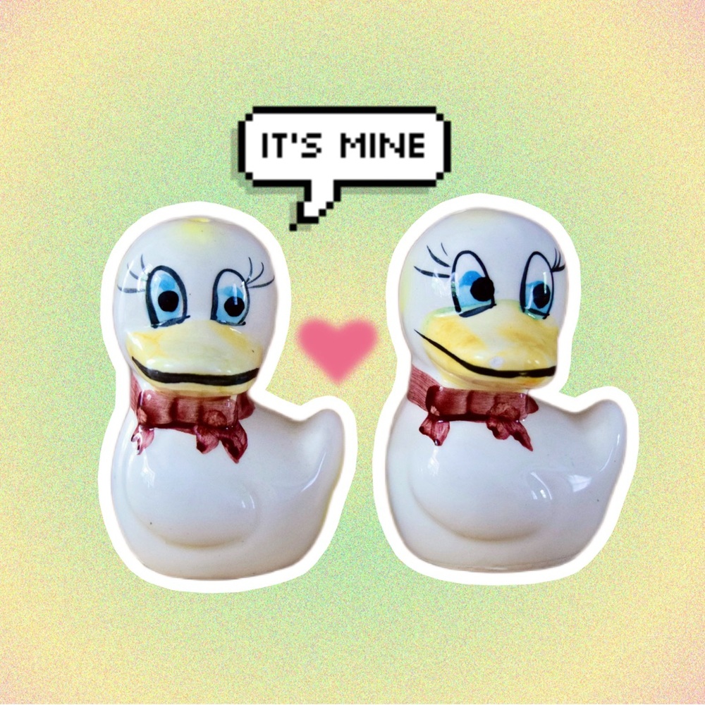 VINTAGE Ducks Salt & Pepper Shaker Set Anthropomorphic Kitsch Collectible Taiwan - Picture 2 of 11